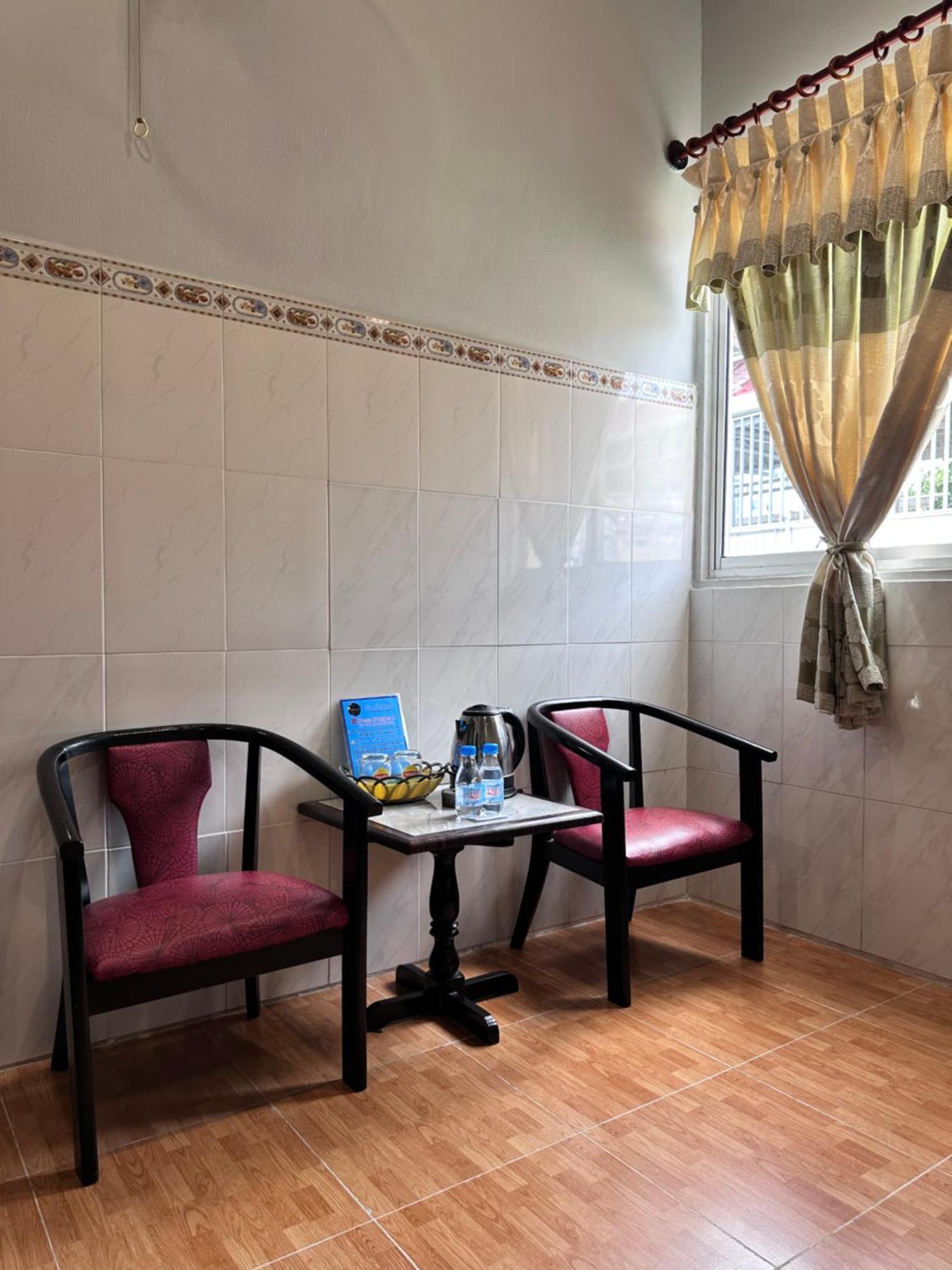 Khách sạn Khach San Nam Do 2 *